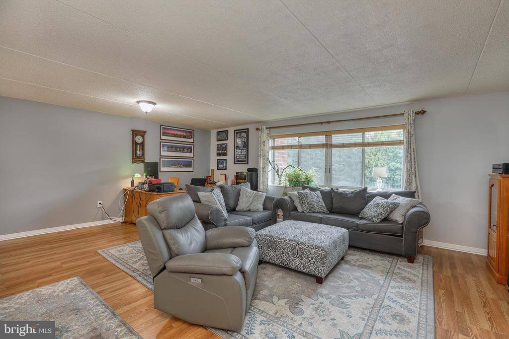 860 Lower Ferry Road, #2C, Ewing, NJ 08628