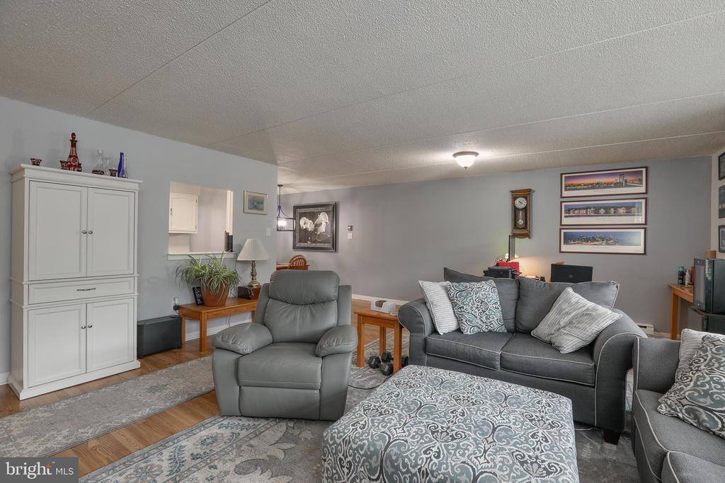 860 Lower Ferry Road, #2C, Ewing, NJ 08628