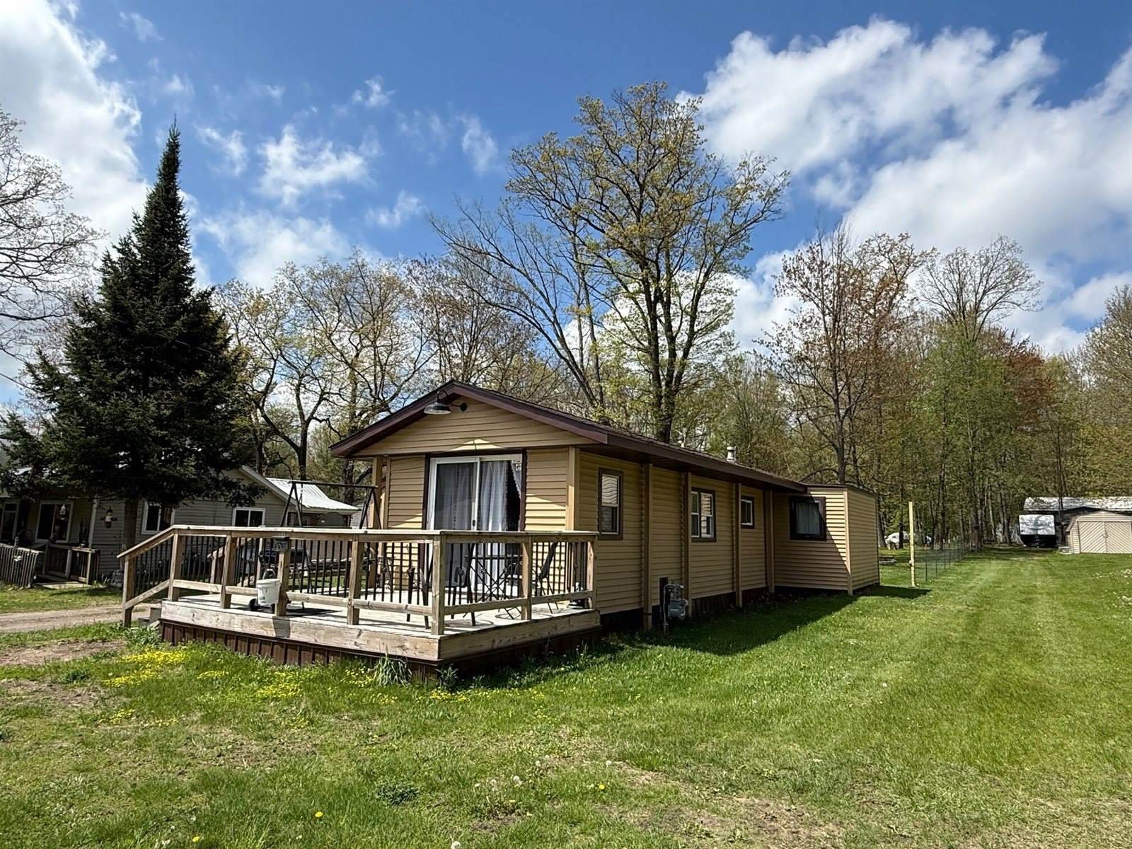 10117 M-18, Gladwin, MI 48624