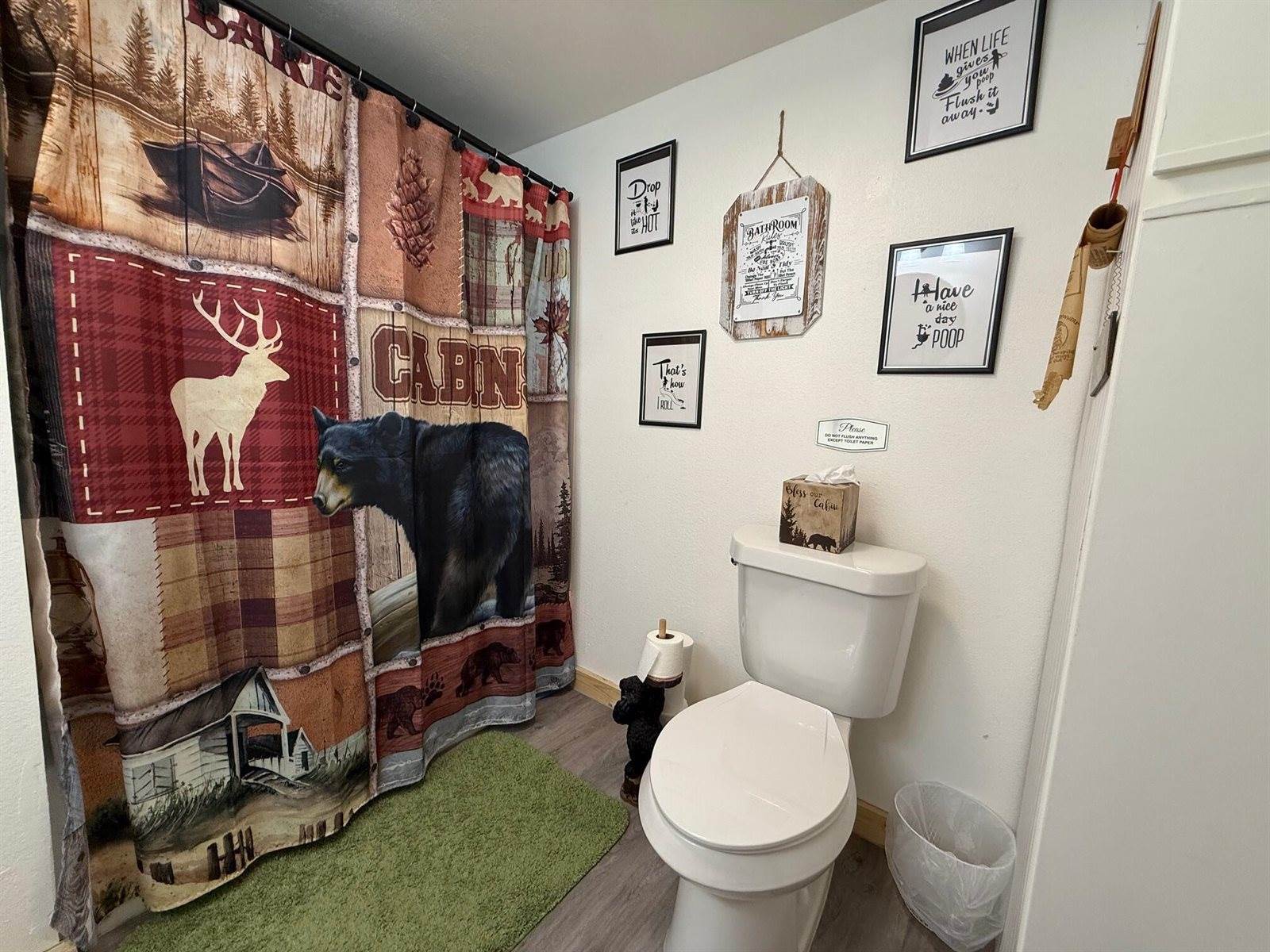 10117 M-18, Gladwin, MI 48624