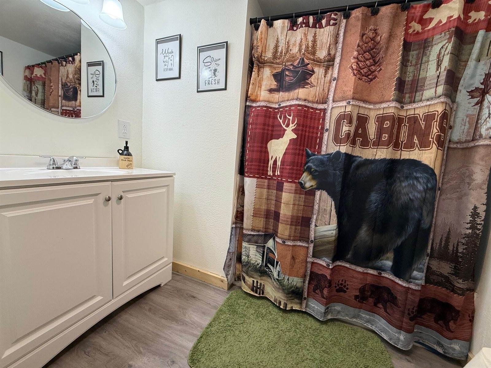 10117 M-18, Gladwin, MI 48624