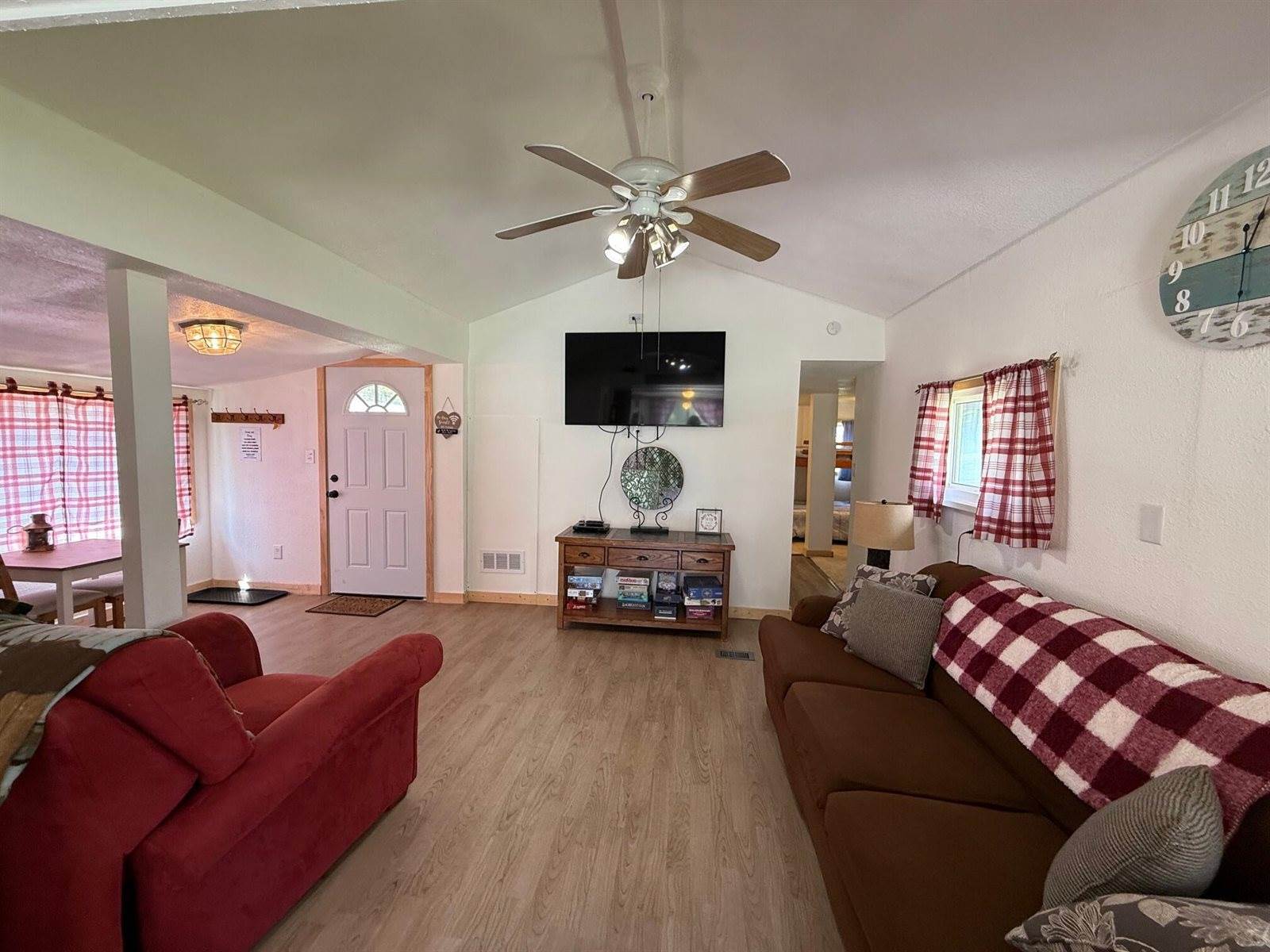 10117 M-18, Gladwin, MI 48624