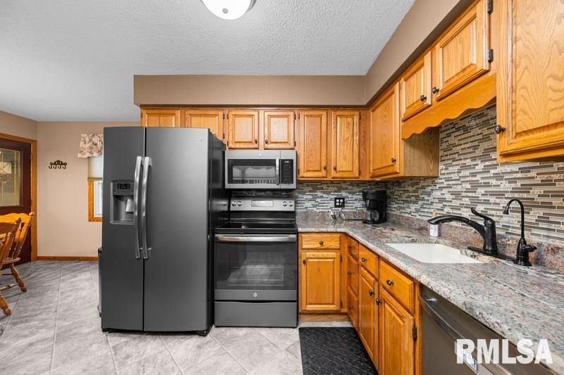 1005 17TH Street, Port Byron, IL 61275