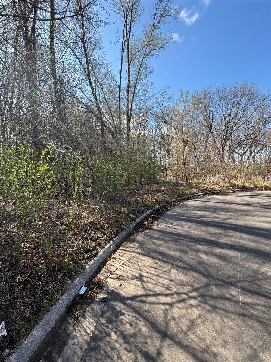 000 Keller Ct, Onalaska, WI 54650