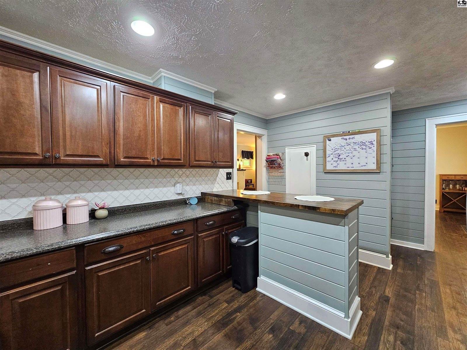 321 North 3rd St, Lindsborg, KS 67456