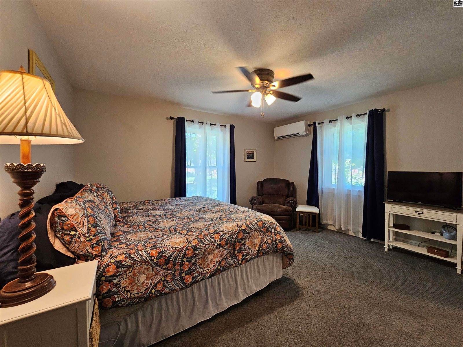 321 North 3rd St, Lindsborg, KS 67456