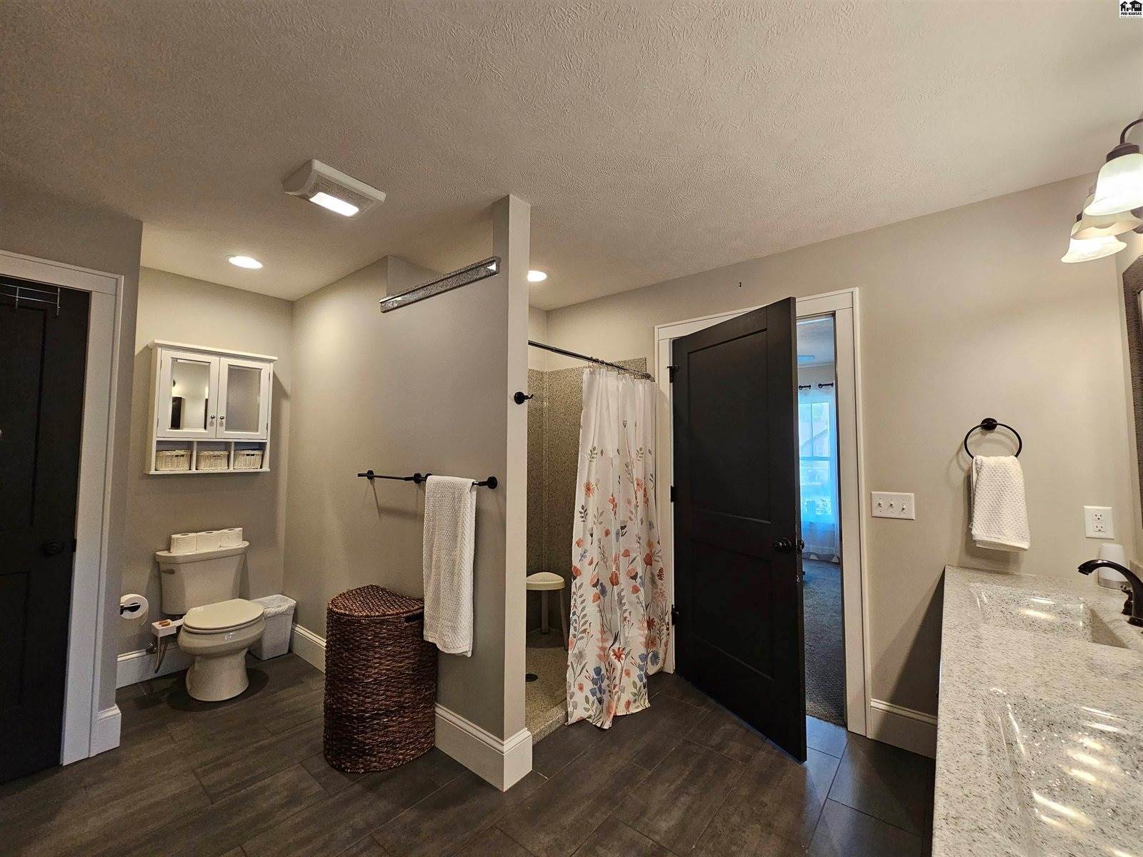 321 North 3rd St, Lindsborg, KS 67456