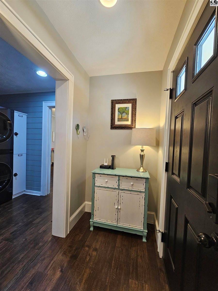 321 North 3rd St, Lindsborg, KS 67456