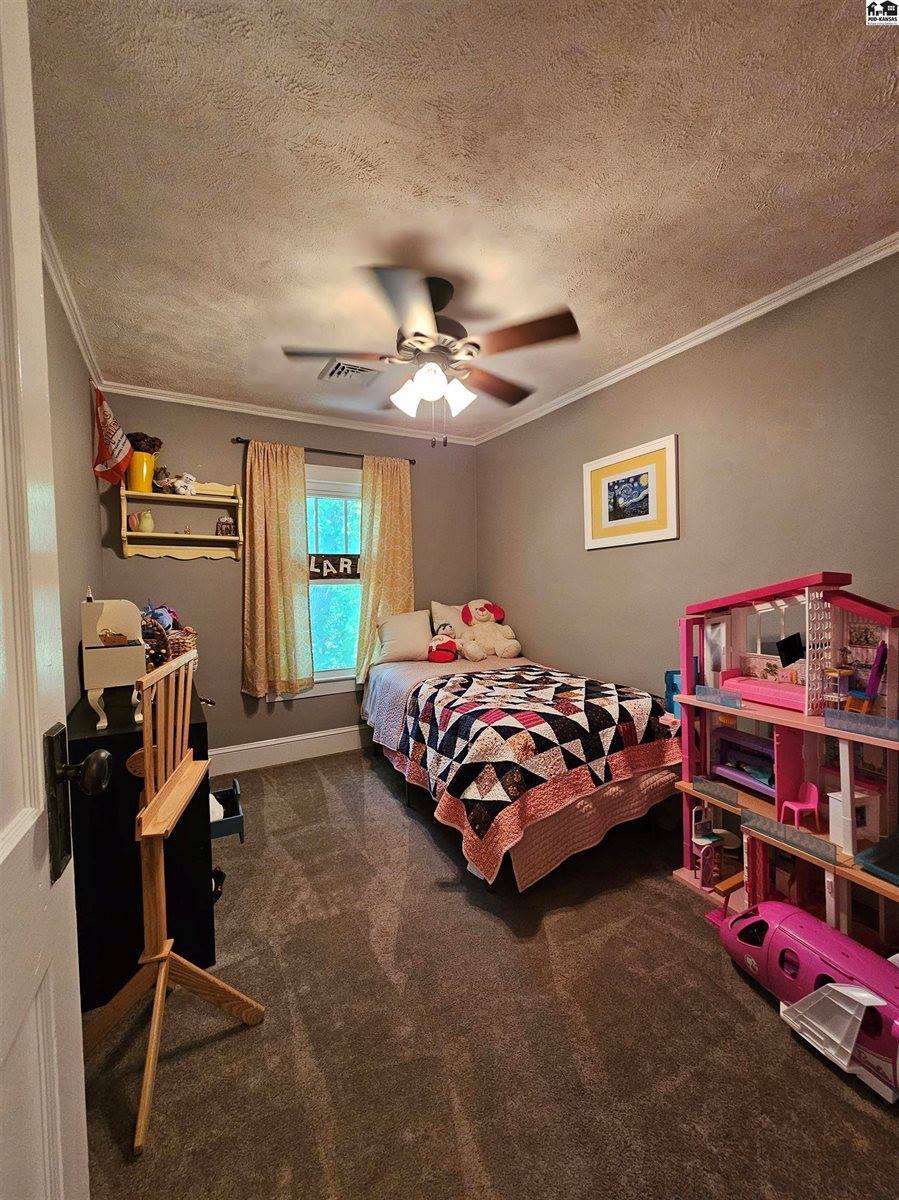 321 North 3rd St, Lindsborg, KS 67456