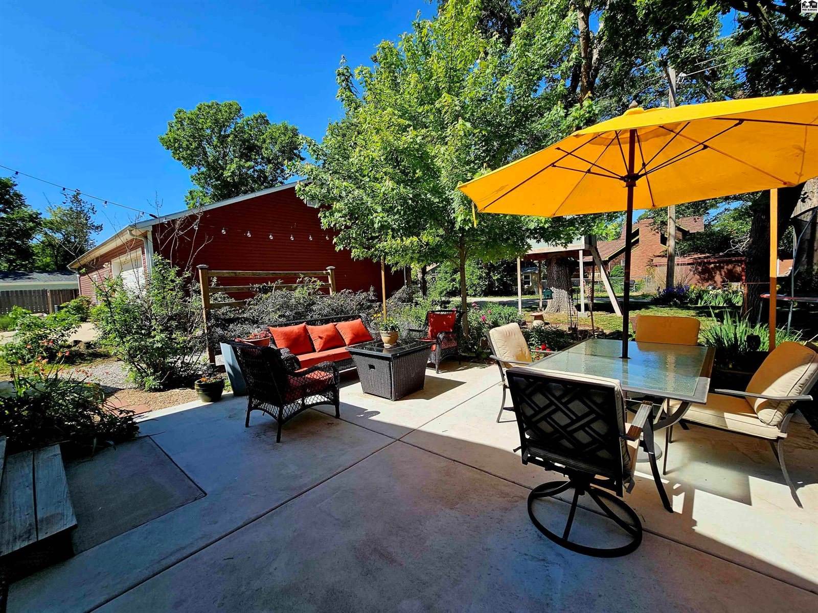 321 North 3rd St, Lindsborg, KS 67456