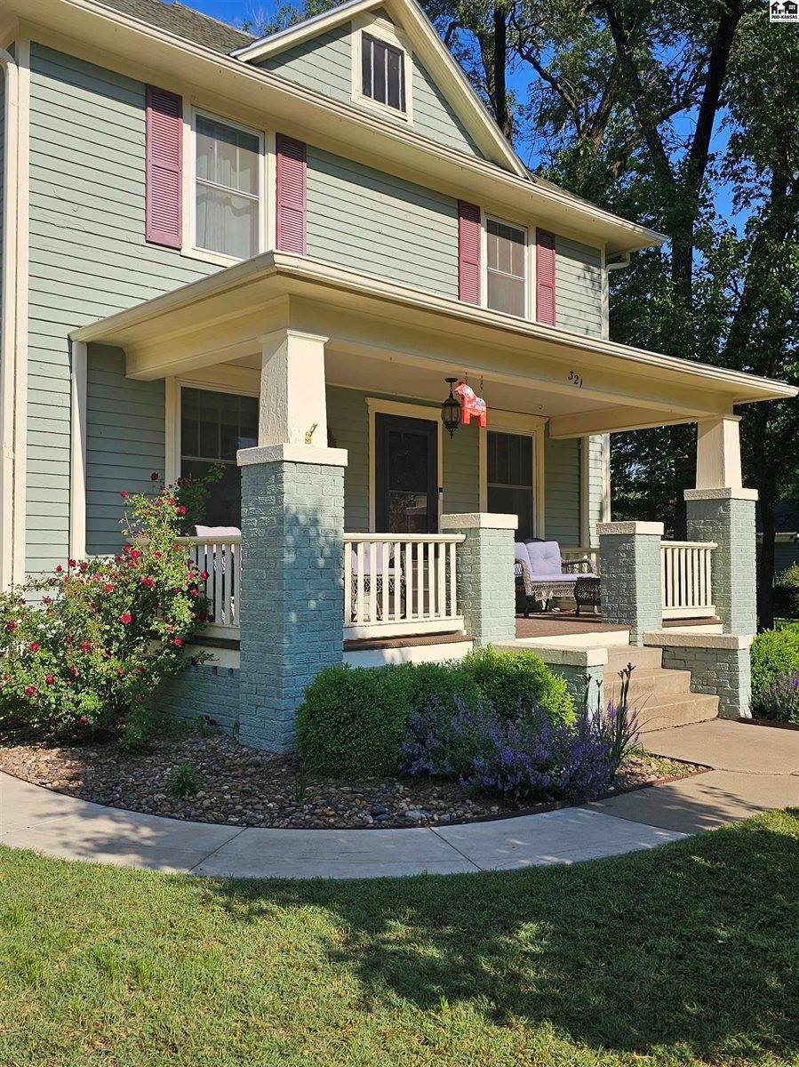321 North 3rd St, Lindsborg, KS 67456