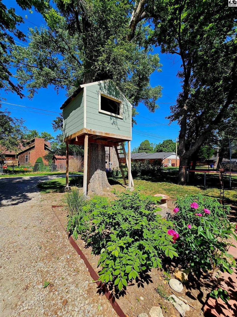 321 North 3rd St, Lindsborg, KS 67456