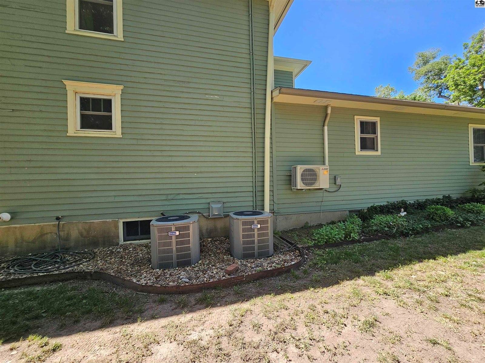 321 North 3rd St, Lindsborg, KS 67456