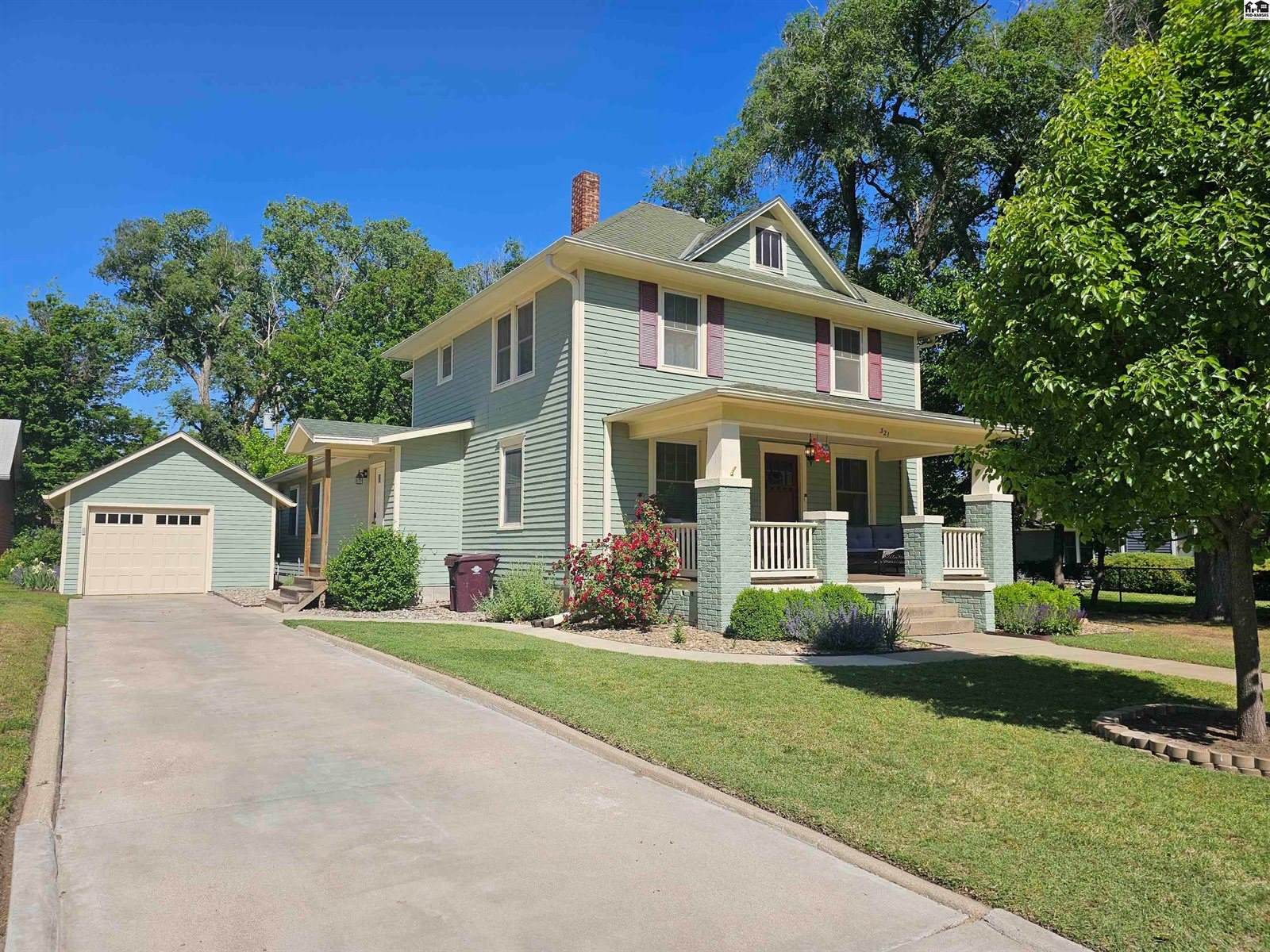321 North 3rd St, Lindsborg, KS 67456