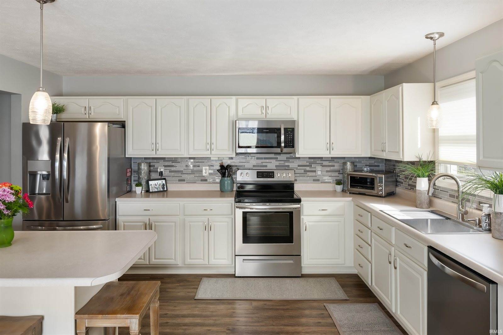 109 W Lexi Lane, Parker City, IN 47368