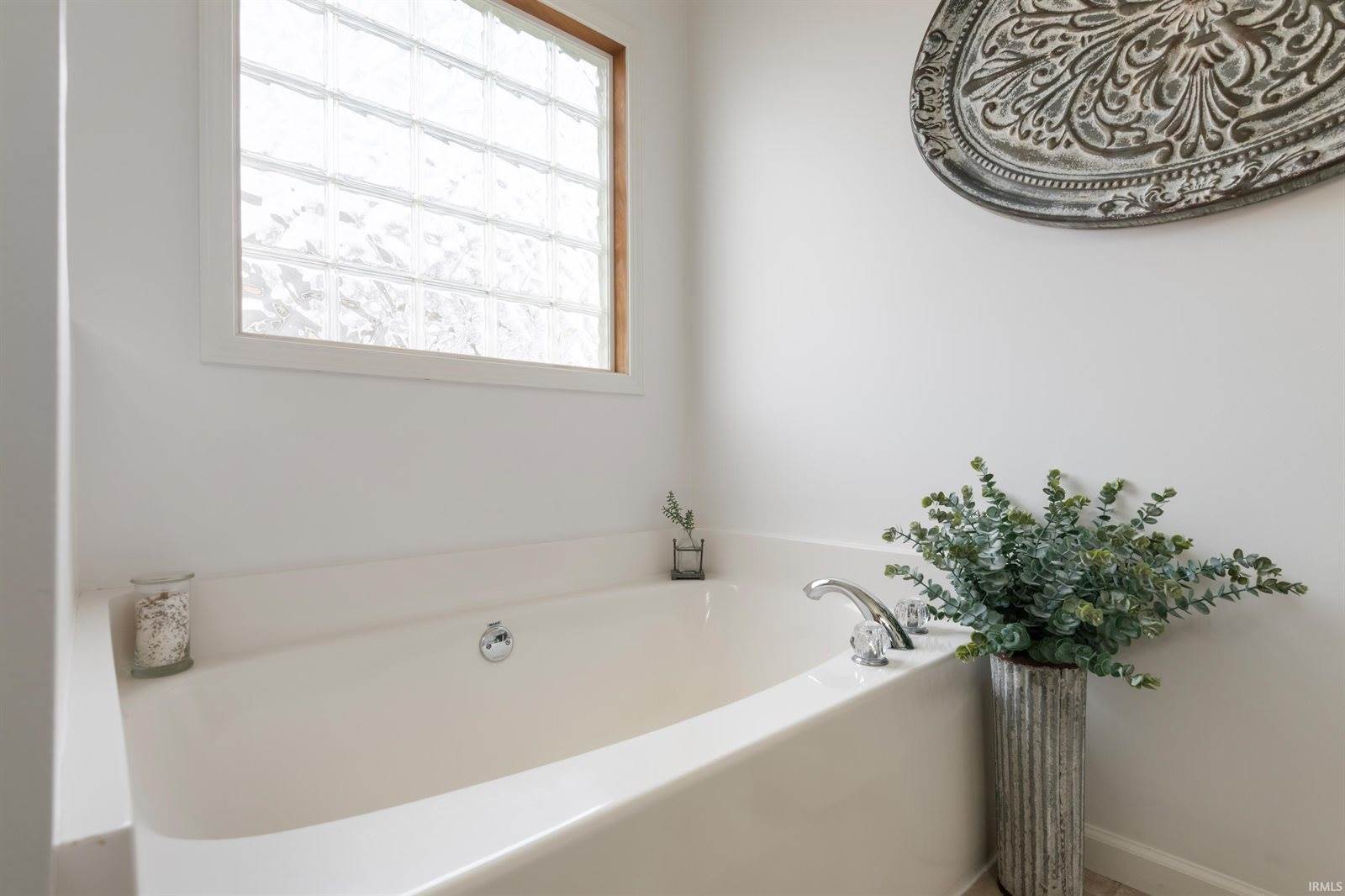 109 W Lexi Lane, Parker City, IN 47368