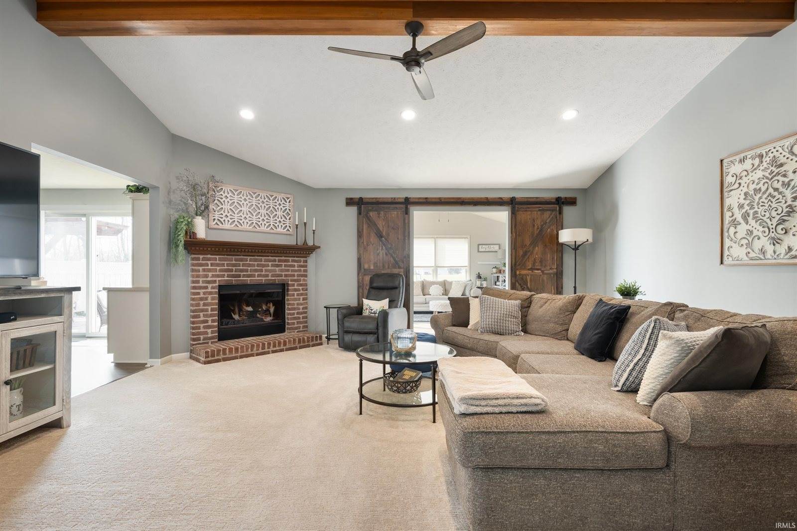 109 W Lexi Lane, Parker City, IN 47368