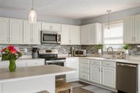 109 W Lexi Lane, Parker City, IN 47368