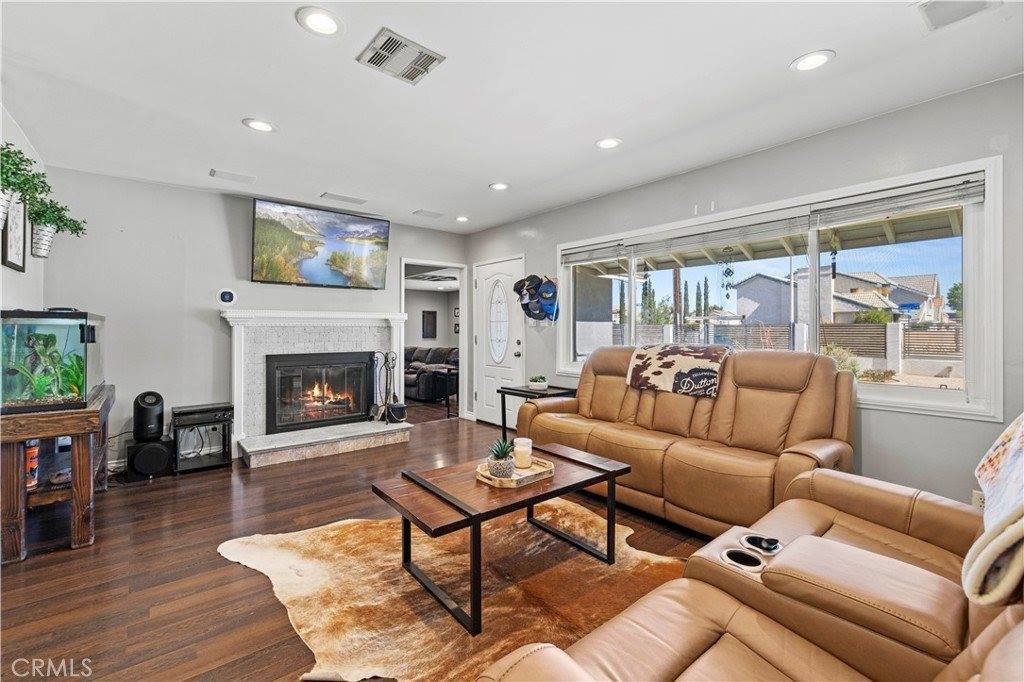 5136 West Avenue L8, Lancaster, CA 93536