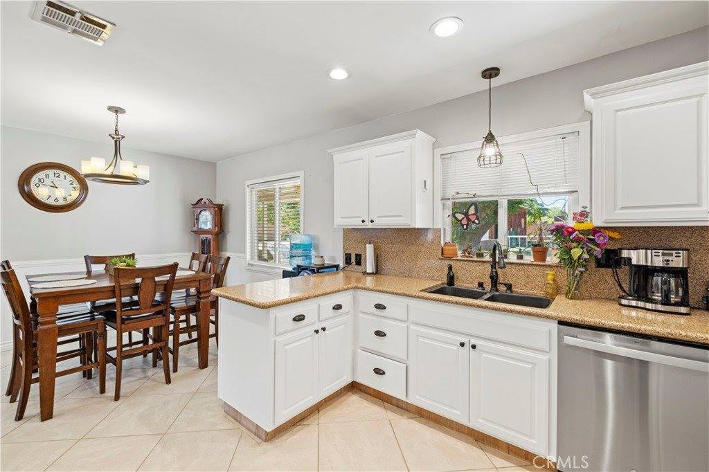 5136 West Avenue L8, Lancaster, CA 93536