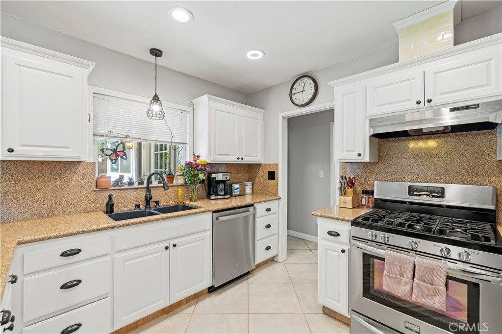 5136 West Avenue L8, Lancaster, CA 93536