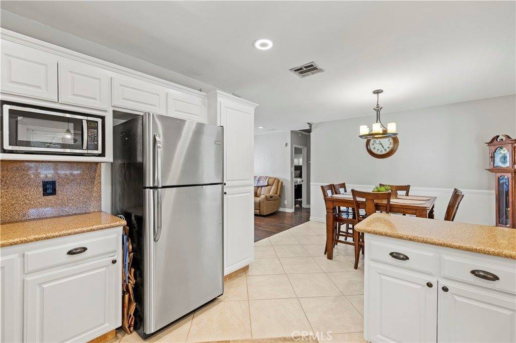 5136 West Avenue L8, Lancaster, CA 93536