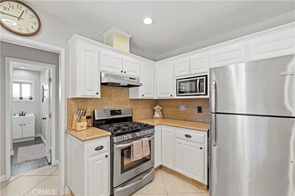 5136 West Avenue L8, Lancaster, CA 93536