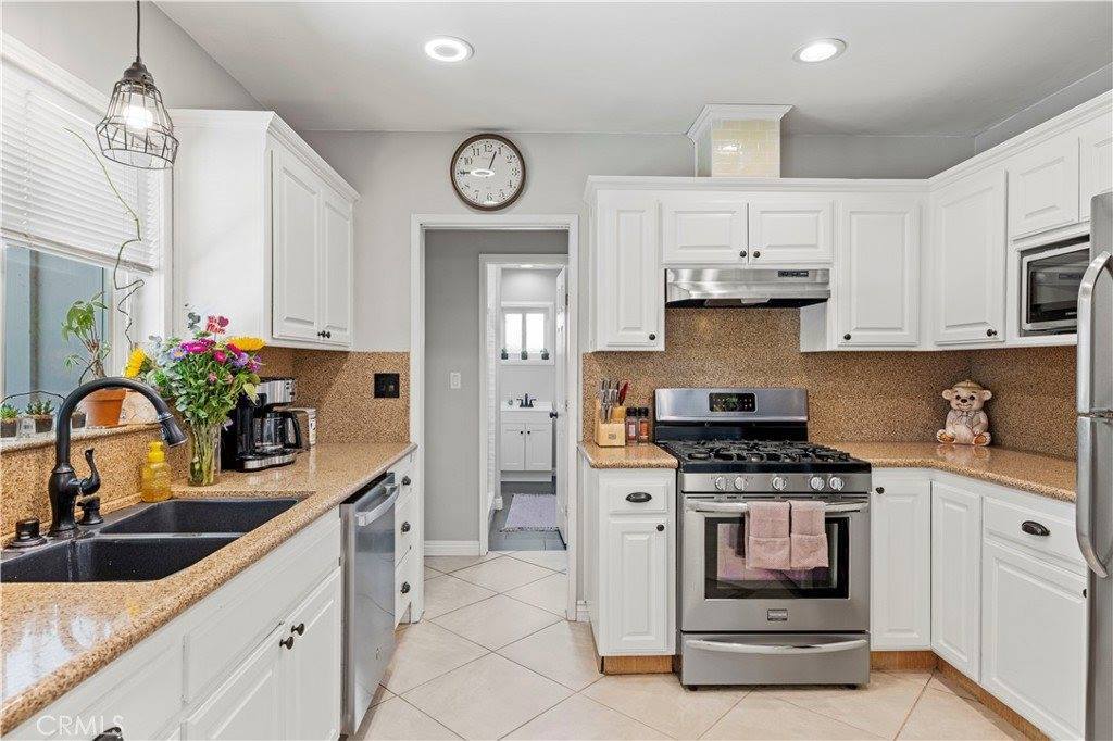 5136 West Avenue L8, Lancaster, CA 93536