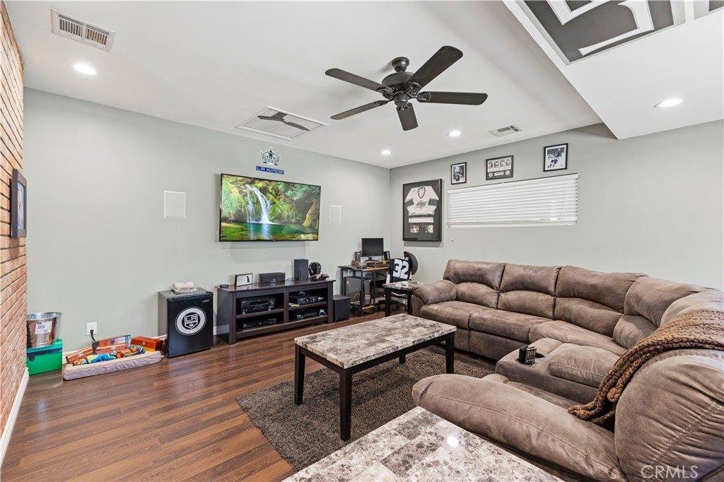 5136 West Avenue L8, Lancaster, CA 93536