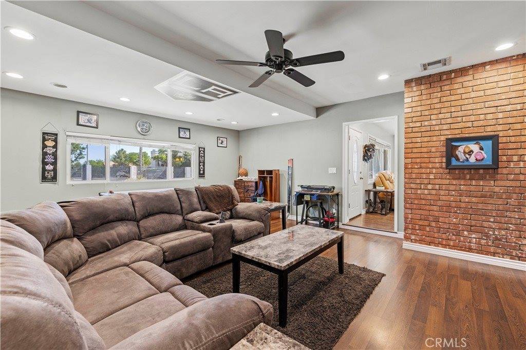 5136 West Avenue L8, Lancaster, CA 93536