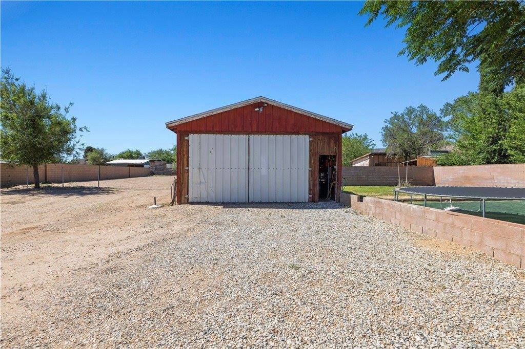 5136 West Avenue L8, Lancaster, CA 93536