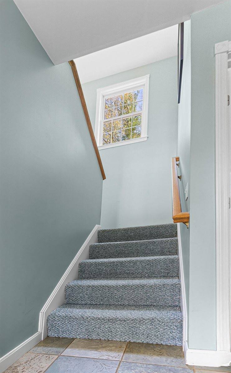 196 Eaton Ridge Drive, Holden, ME 04429