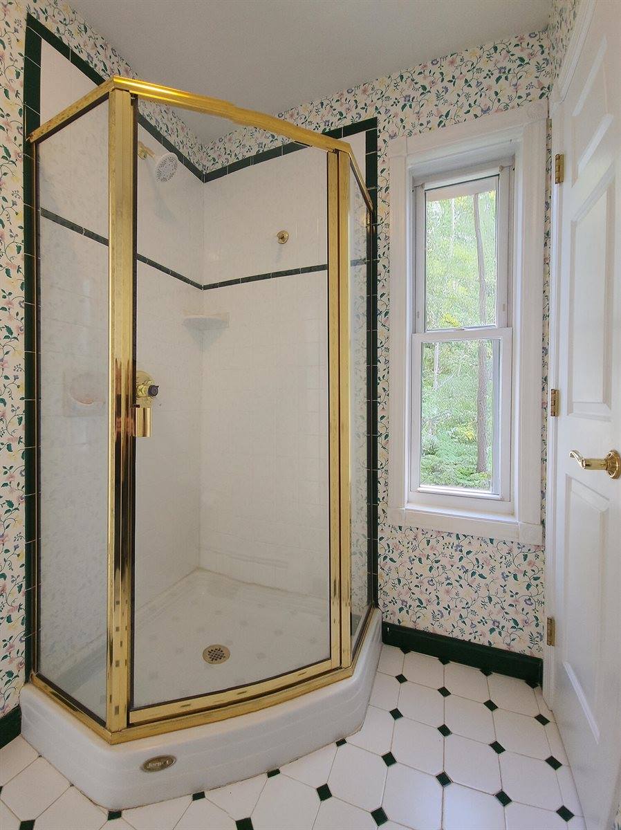 196 Eaton Ridge Drive, Holden, ME 04429