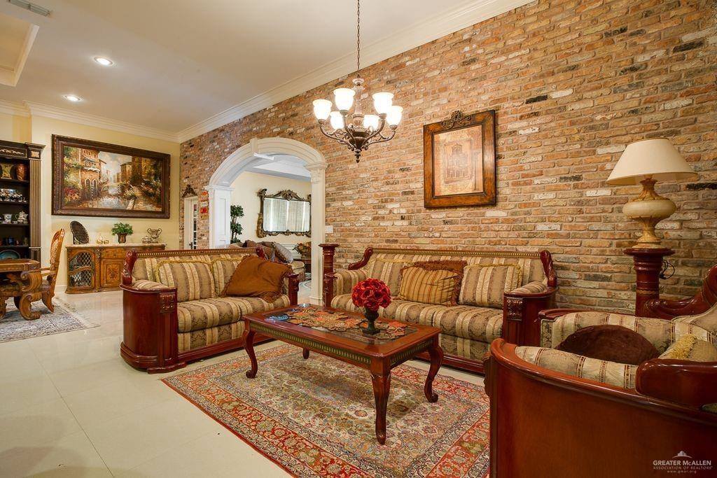 2035 West Mile 12 Street North, Weslaco, TX 78599