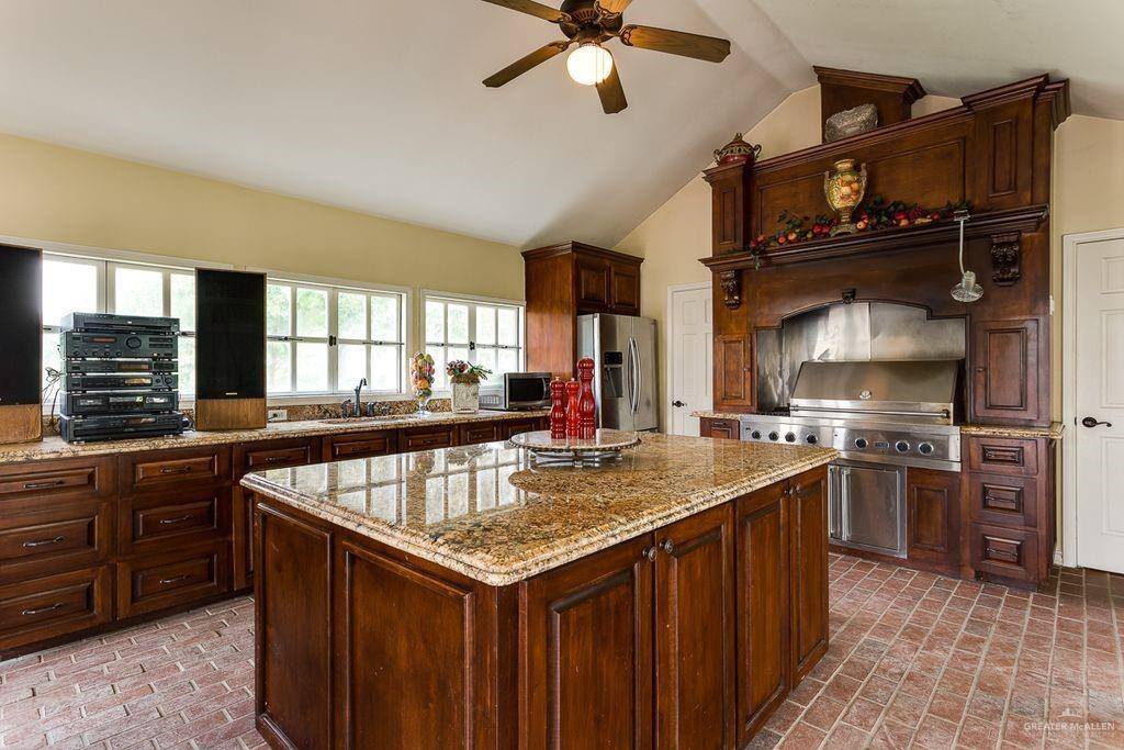 2035 West Mile 12 Street North, Weslaco, TX 78599