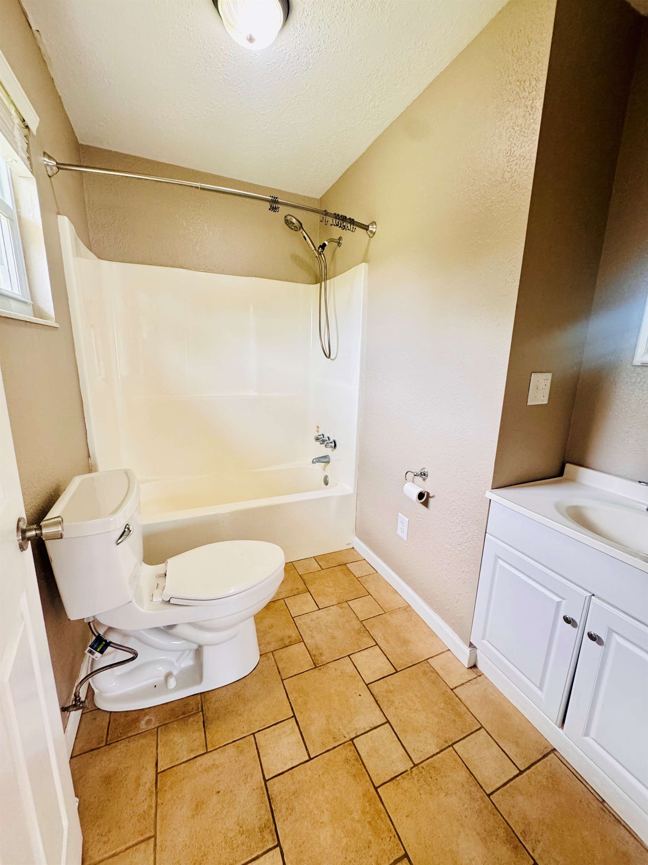 1202 S Mildred Ave, Salem, MO 65560