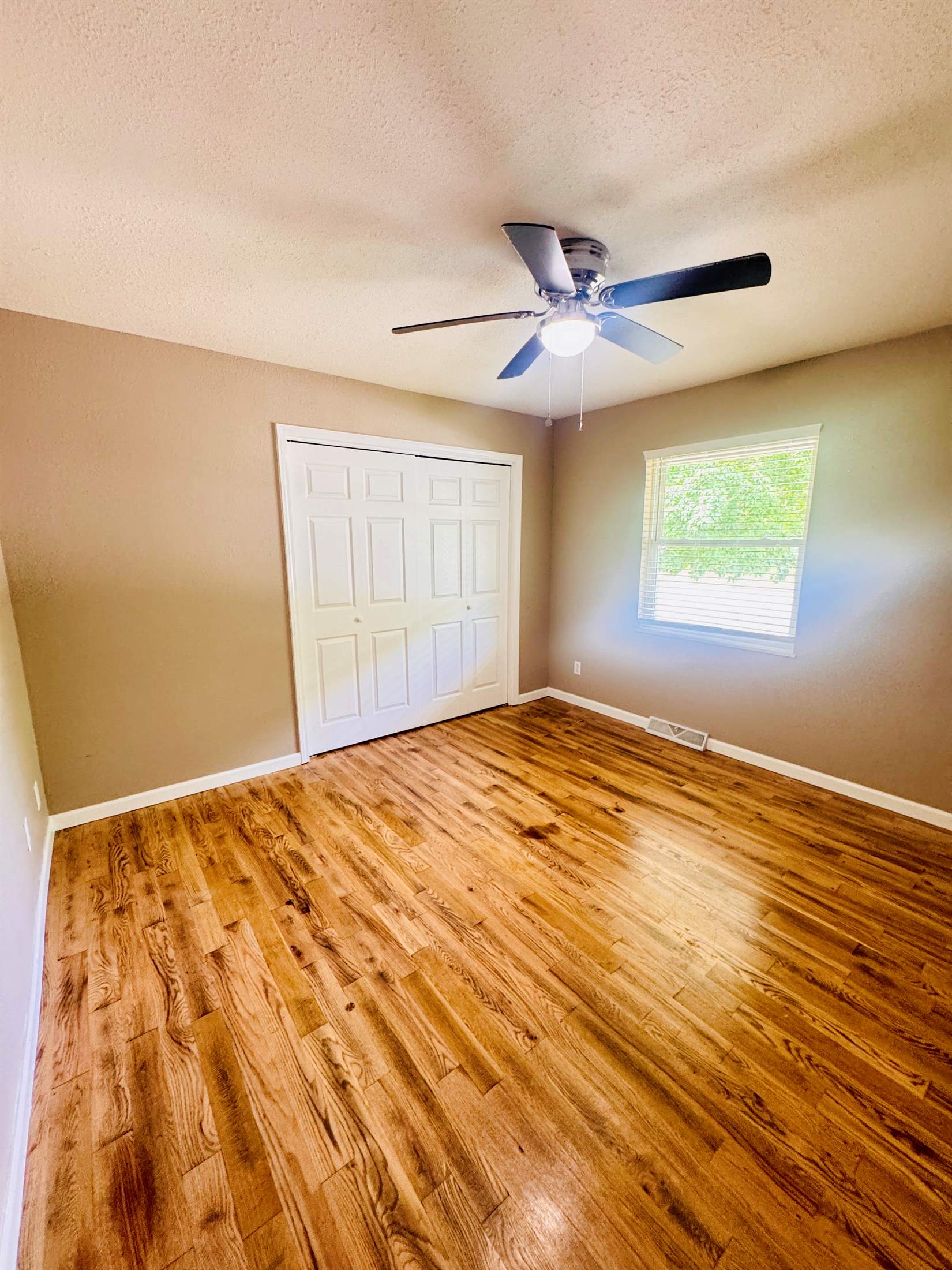 1202 S Mildred Ave, Salem, MO 65560