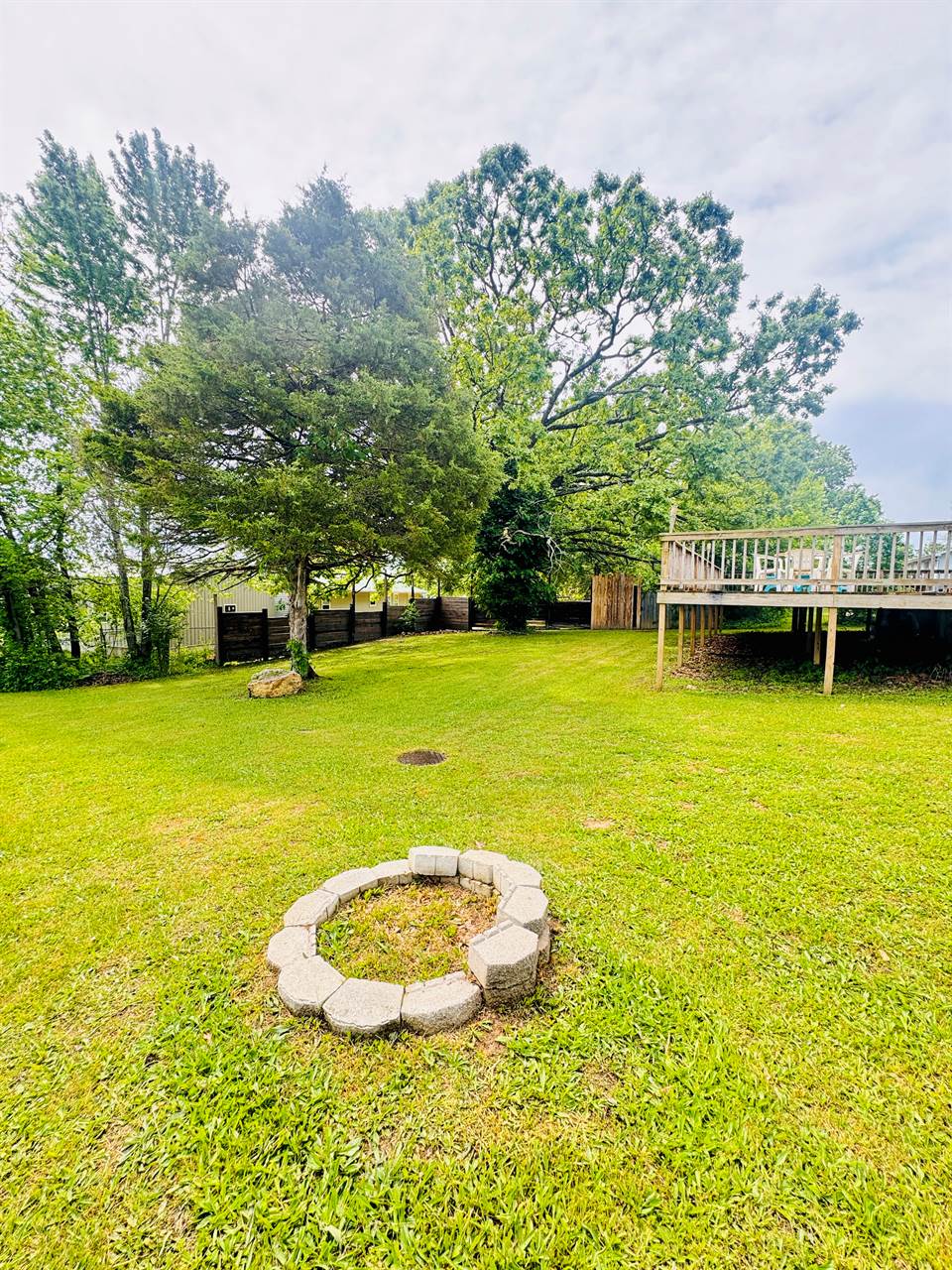 1202 S Mildred Ave, Salem, MO 65560