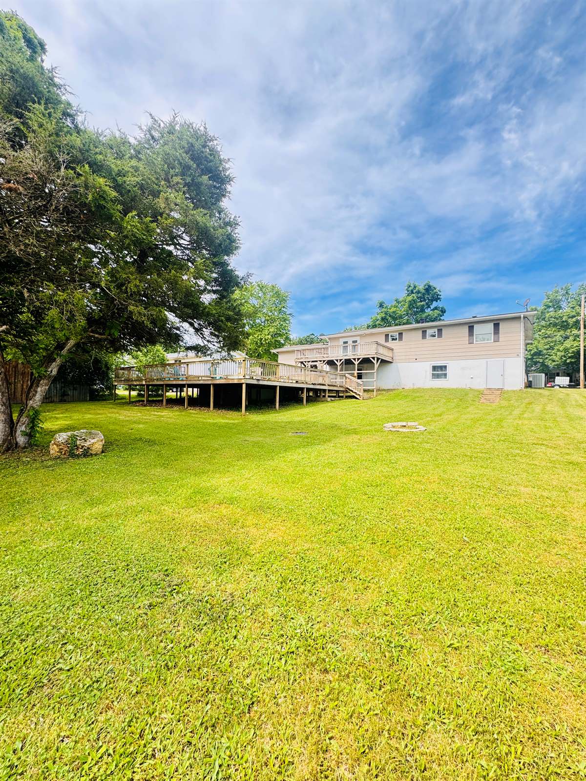 1202 S Mildred Ave, Salem, MO 65560