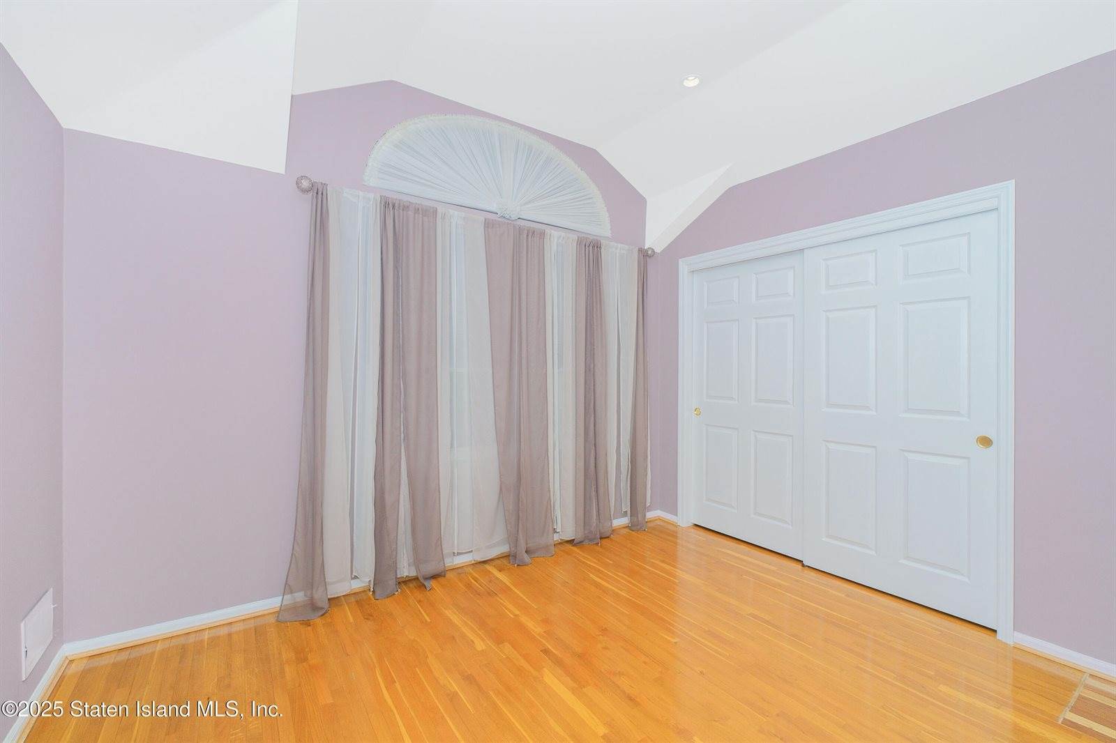 25 Pearsall Street, Staten Island, NY 10305