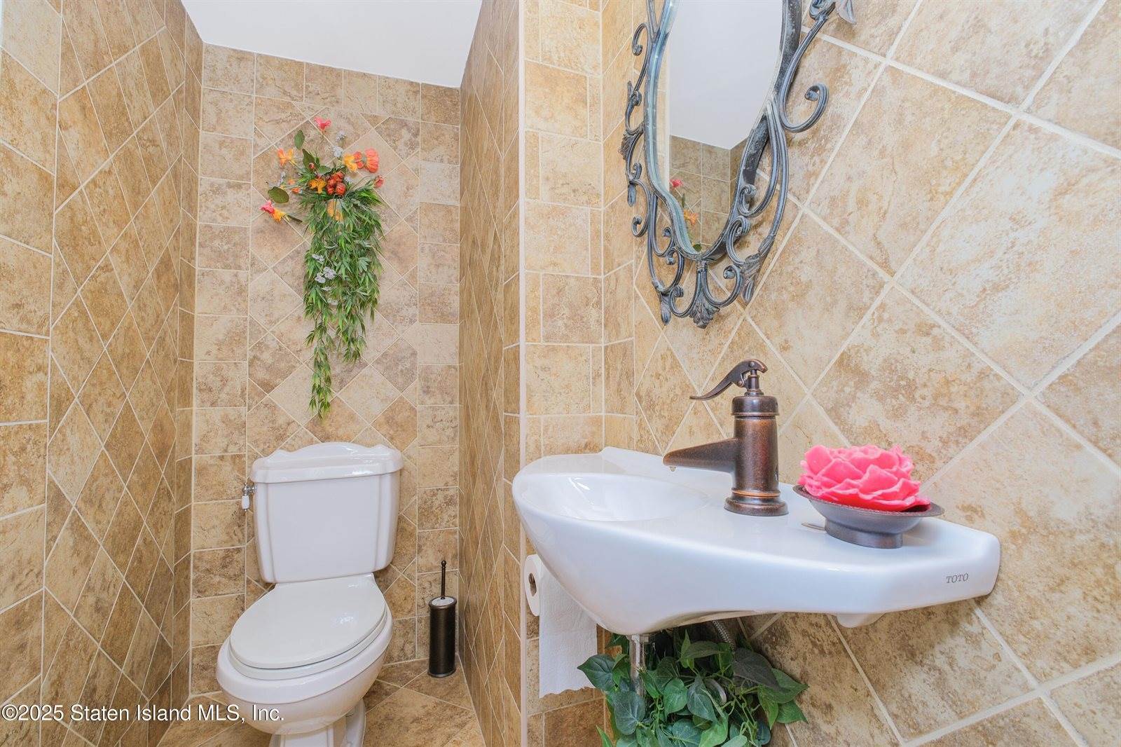 25 Pearsall Street, Staten Island, NY 10305