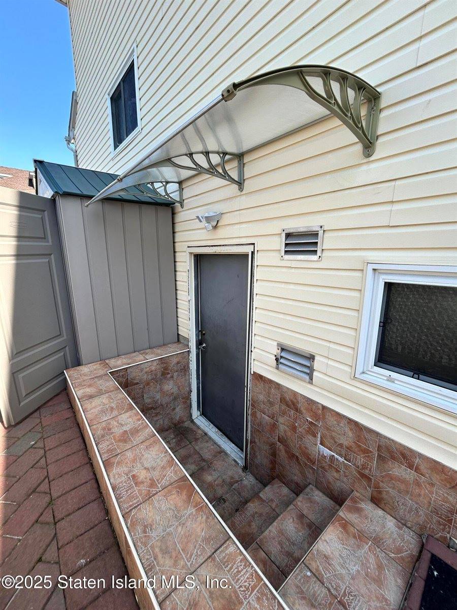 25 Pearsall Street, Staten Island, NY 10305