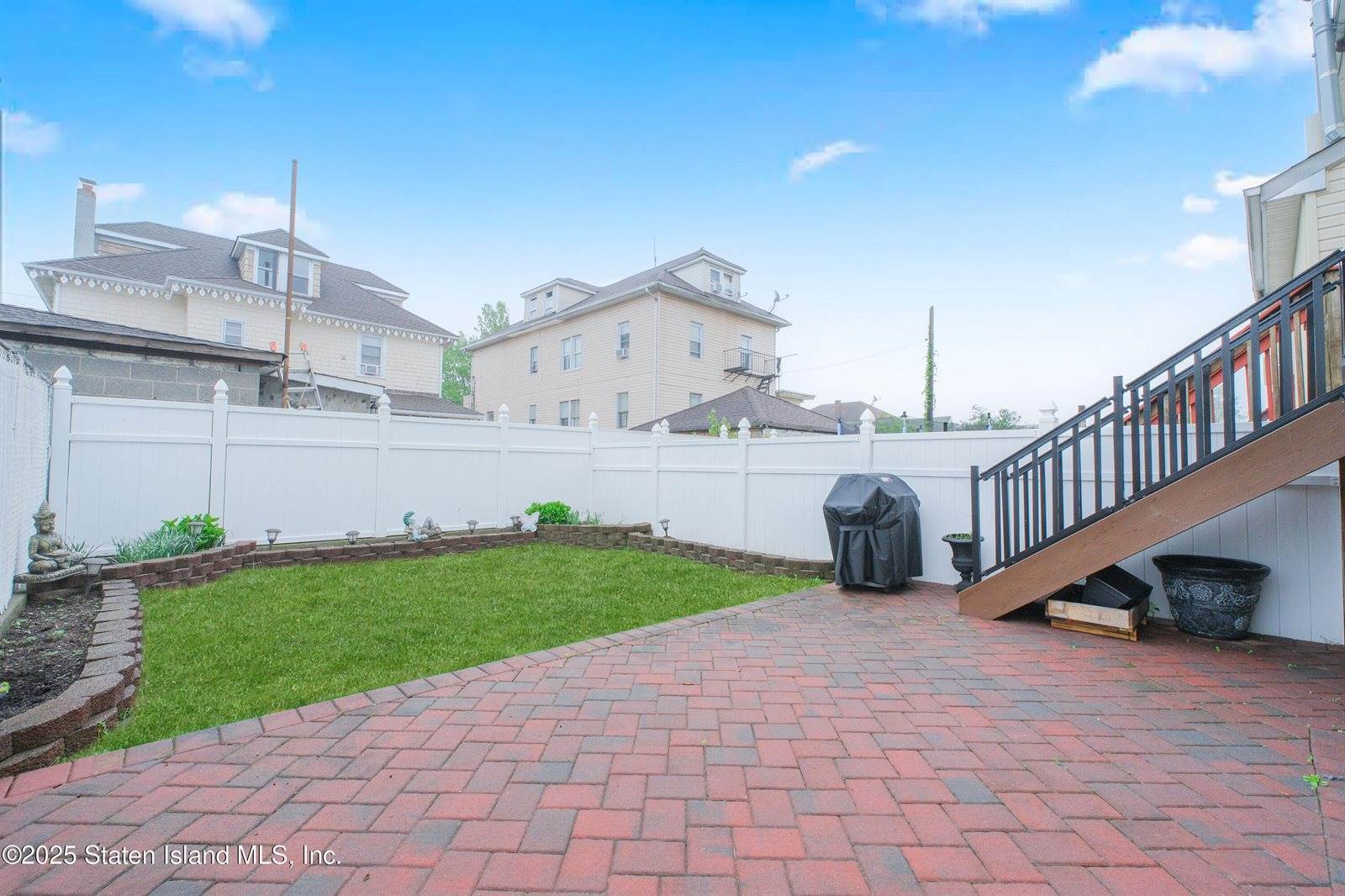 25 Pearsall Street, Staten Island, NY 10305