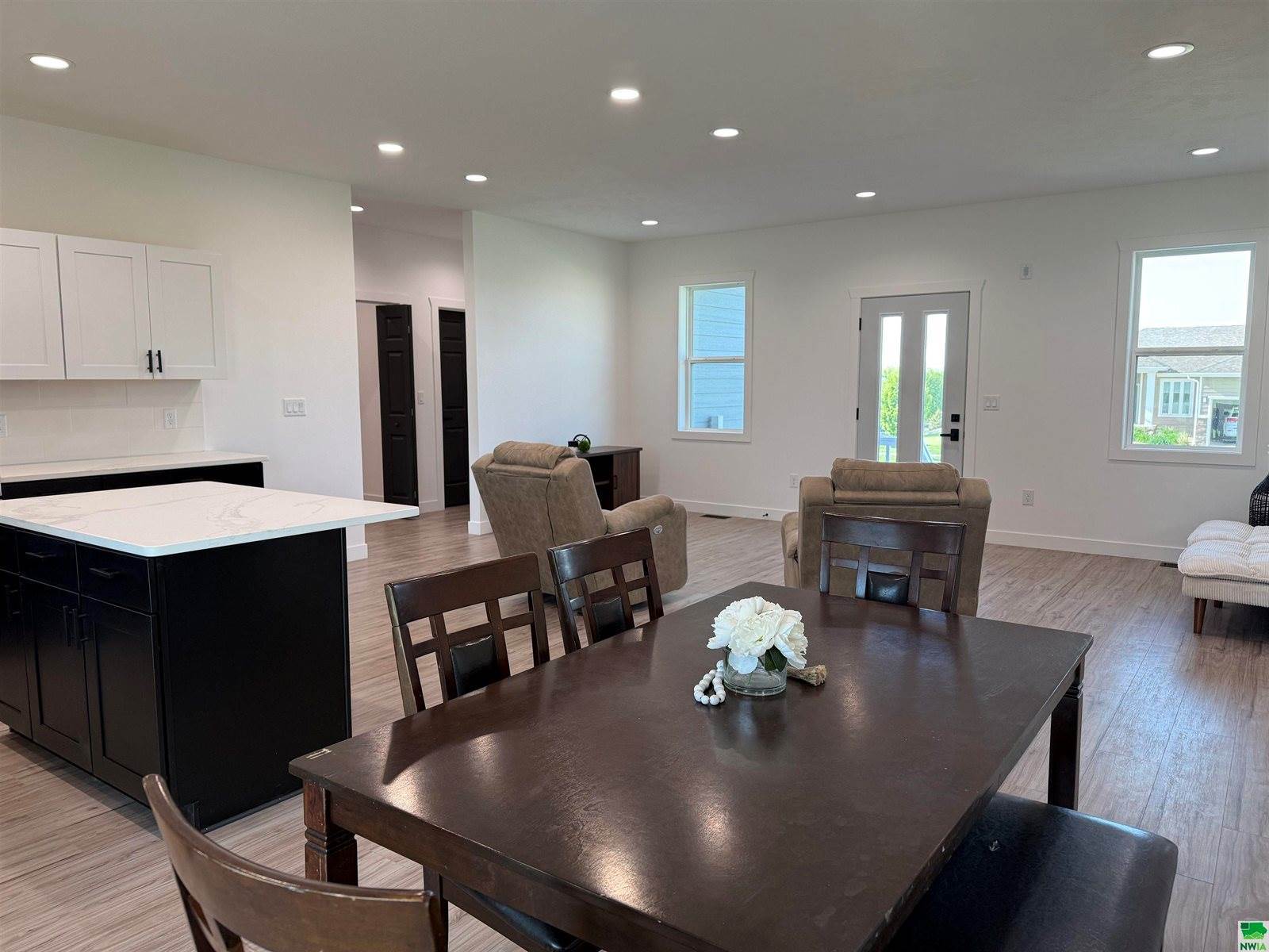 530 Jespersen Blvd, Akron, IA 51001