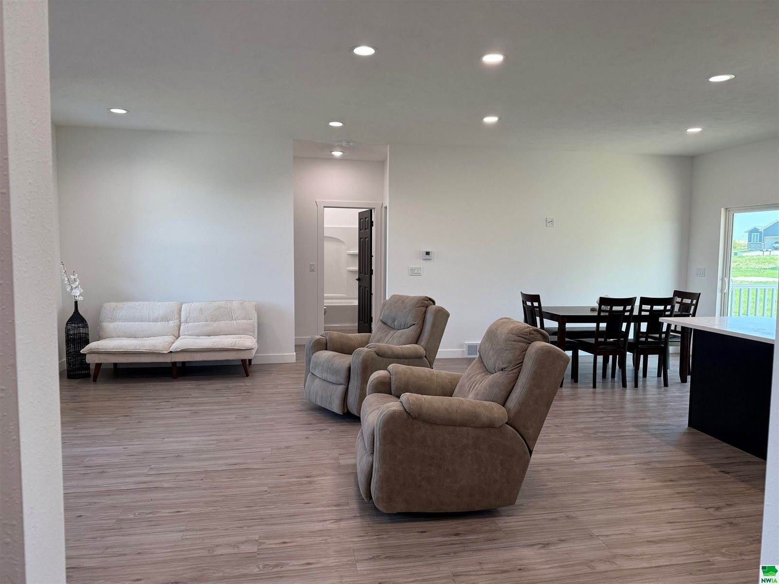 530 Jespersen Blvd, Akron, IA 51001