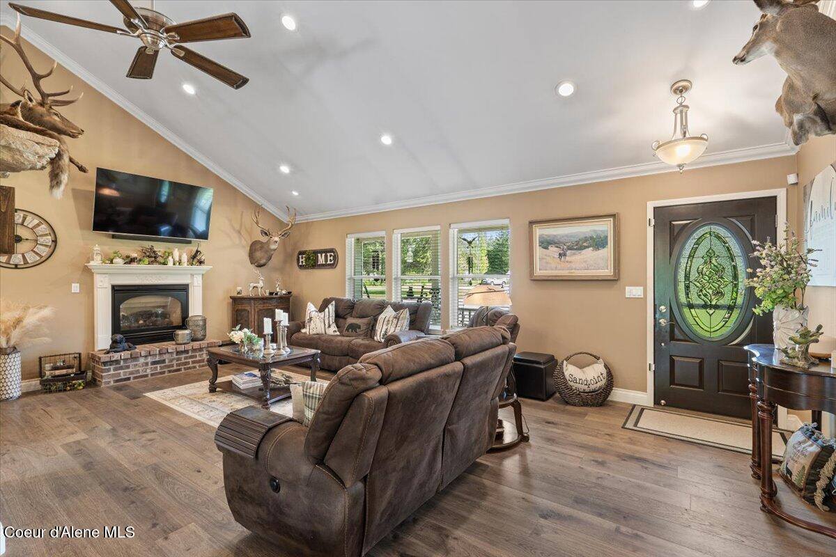 380 Natures Way, Sandpoint, ID 83864