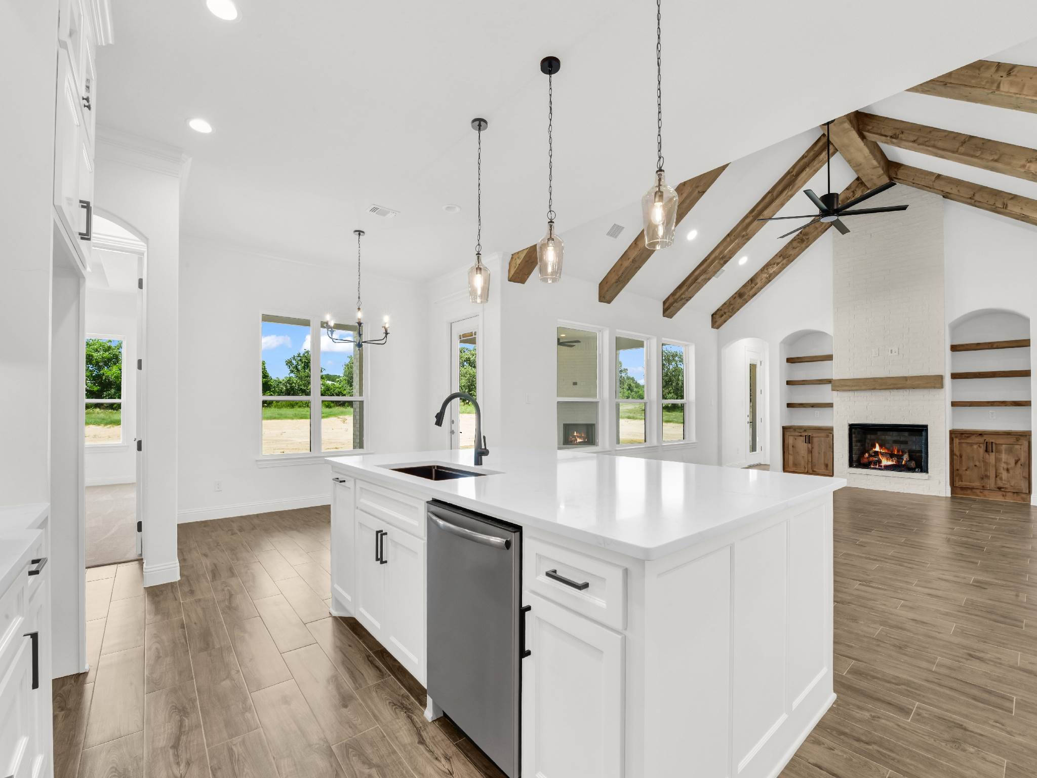 131 Desperado Way, Weatherford, TX 76088