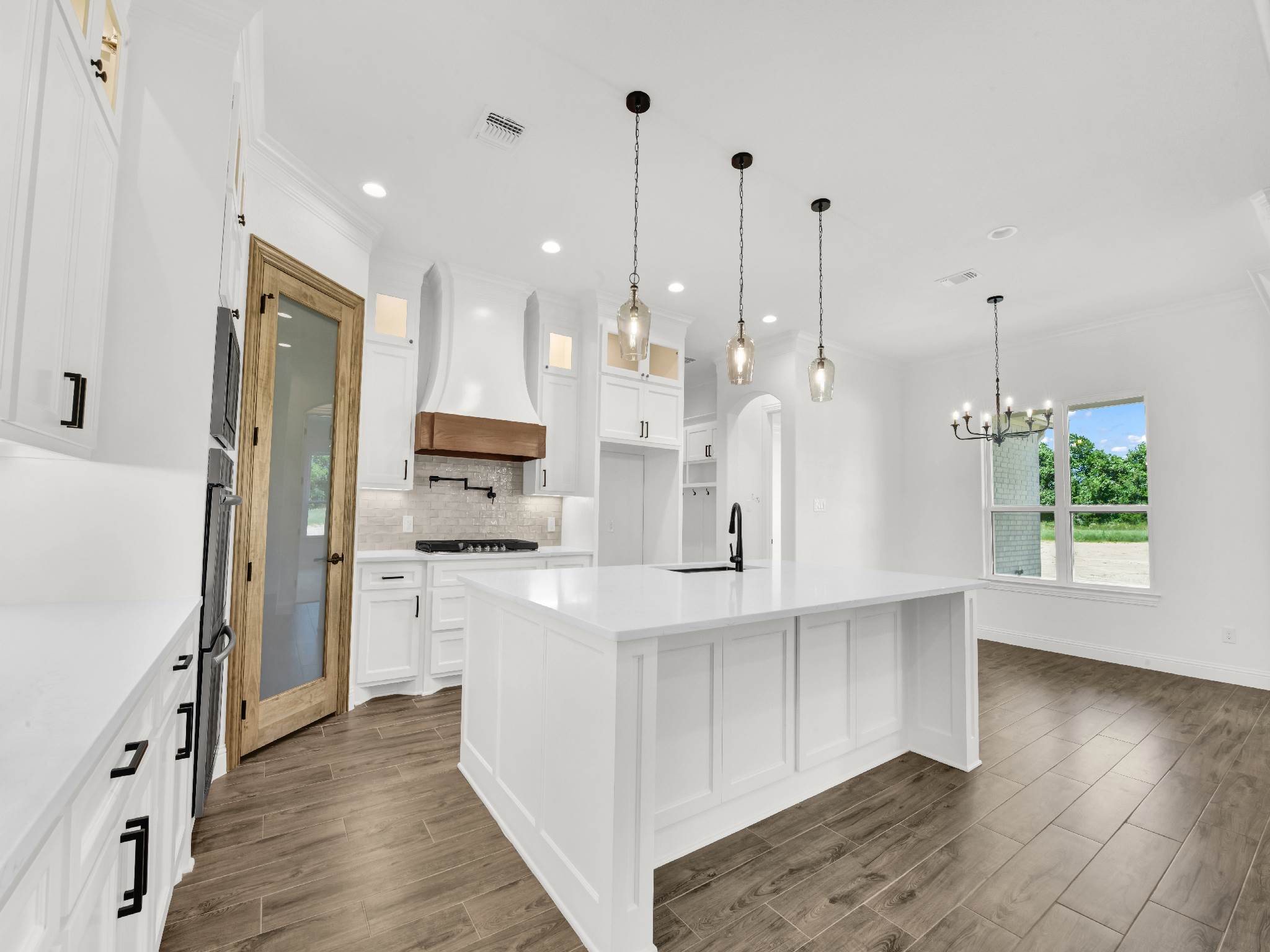 131 Desperado Way, Weatherford, TX 76088