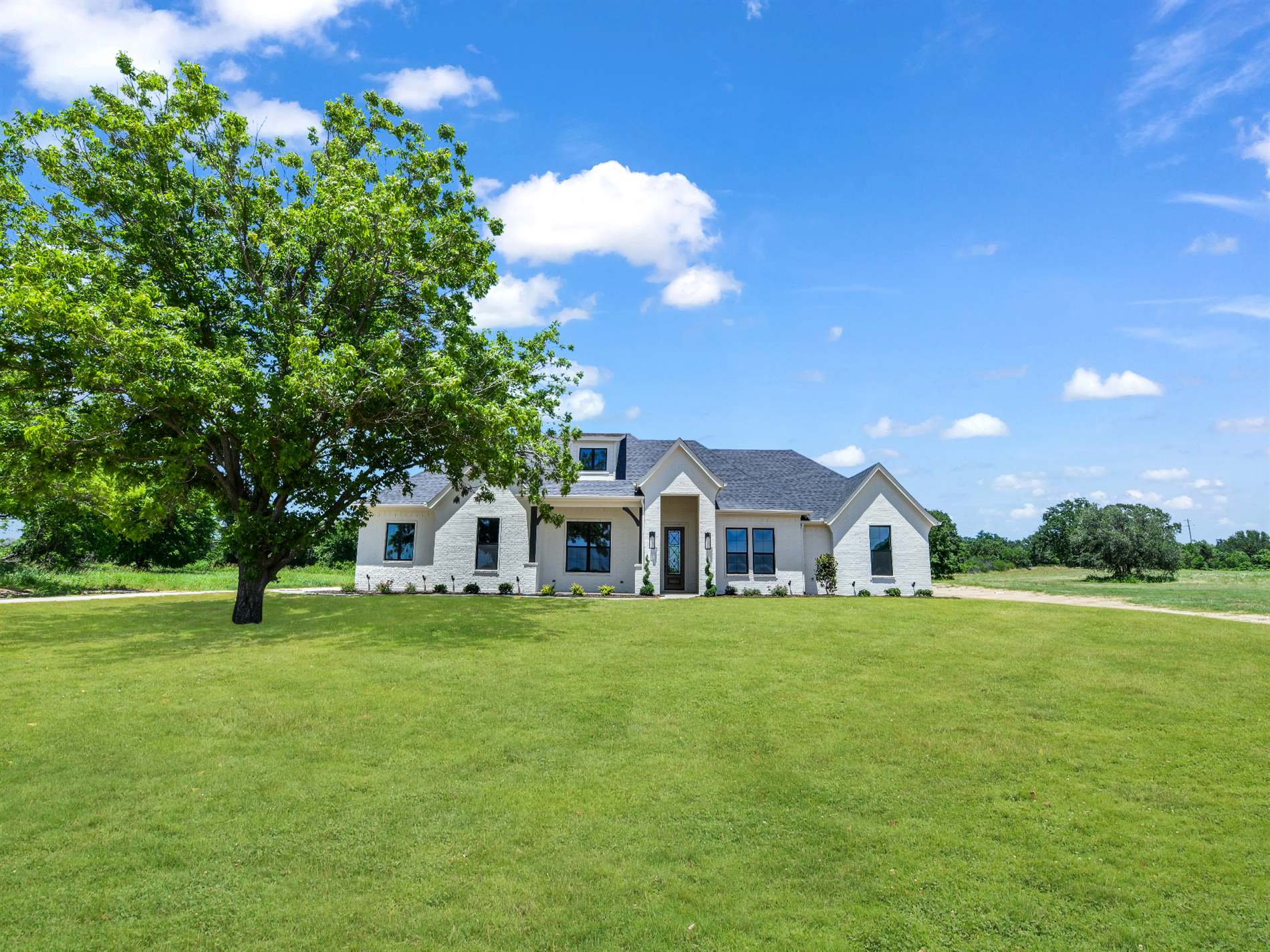 131 Desperado Way, Weatherford, TX 76088