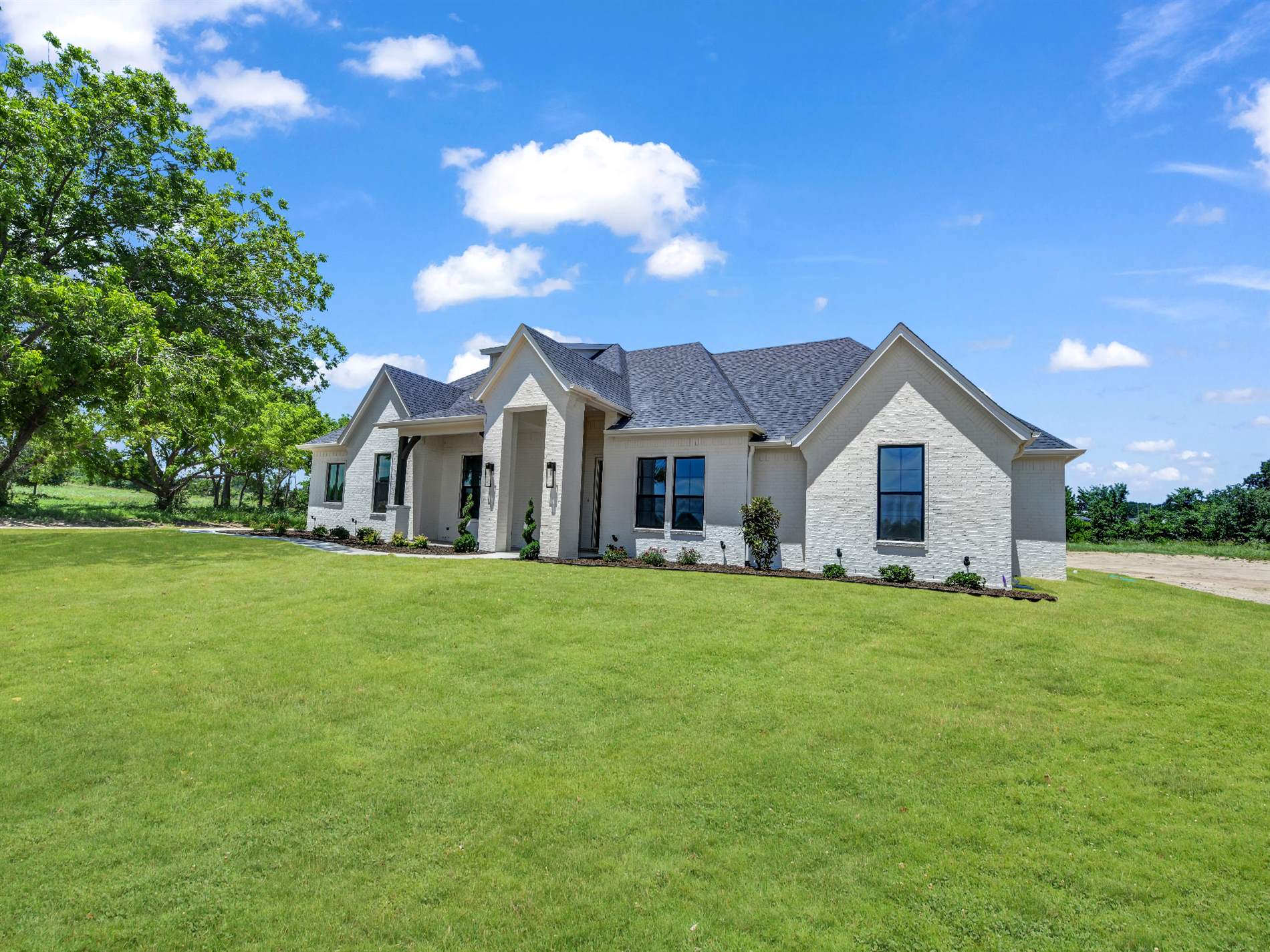 131 Desperado Way, Weatherford, TX 76088